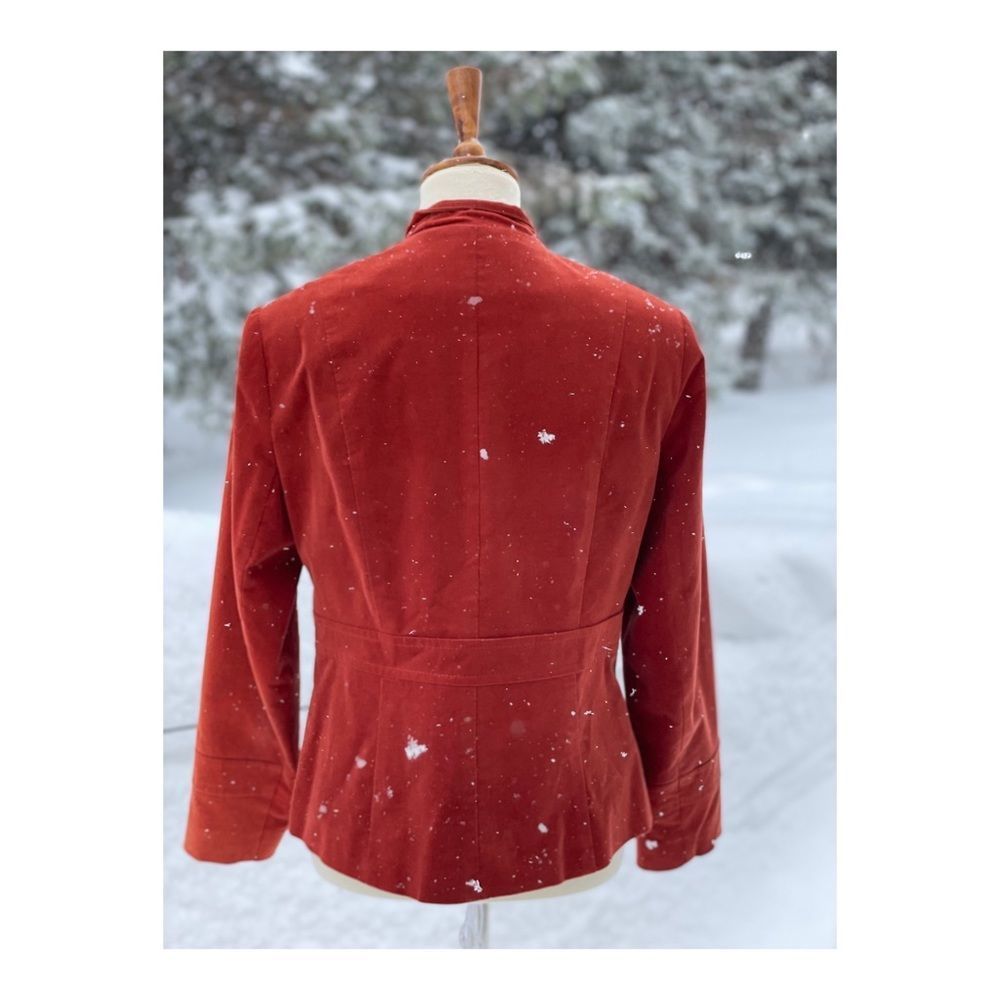 Women’s Rust Red Button-Front Velvet Jacket - Picture 3 of 11